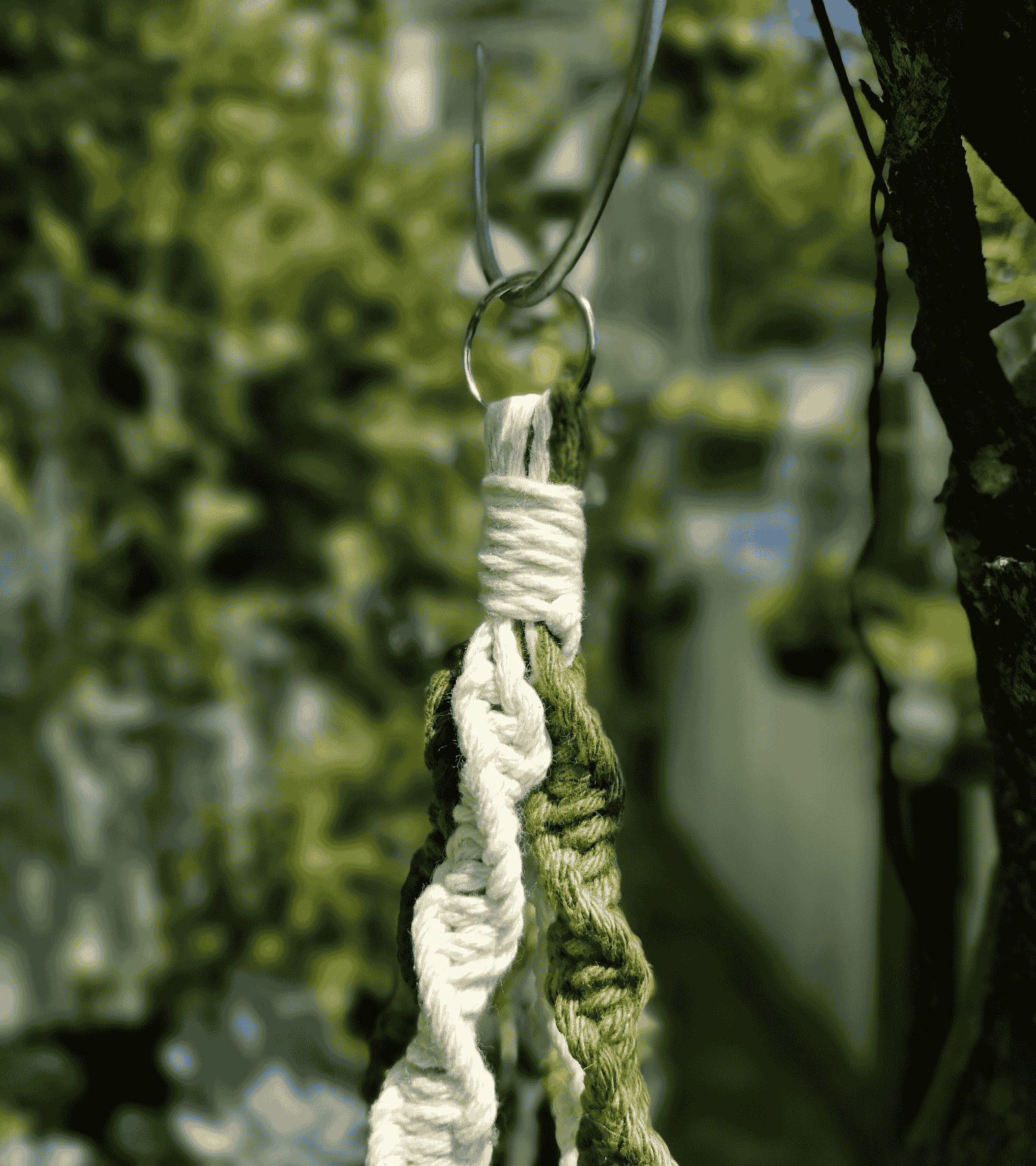 Portamaceta de macramé estilo bohemio para plantas hecho a mano en El Salvador